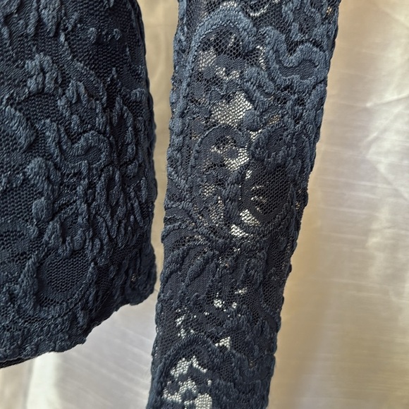 Abercrombie & Fitch Women’s L Lacy Embroidered Navy V Neck Long Sleeve Top - Picture 6 of 10